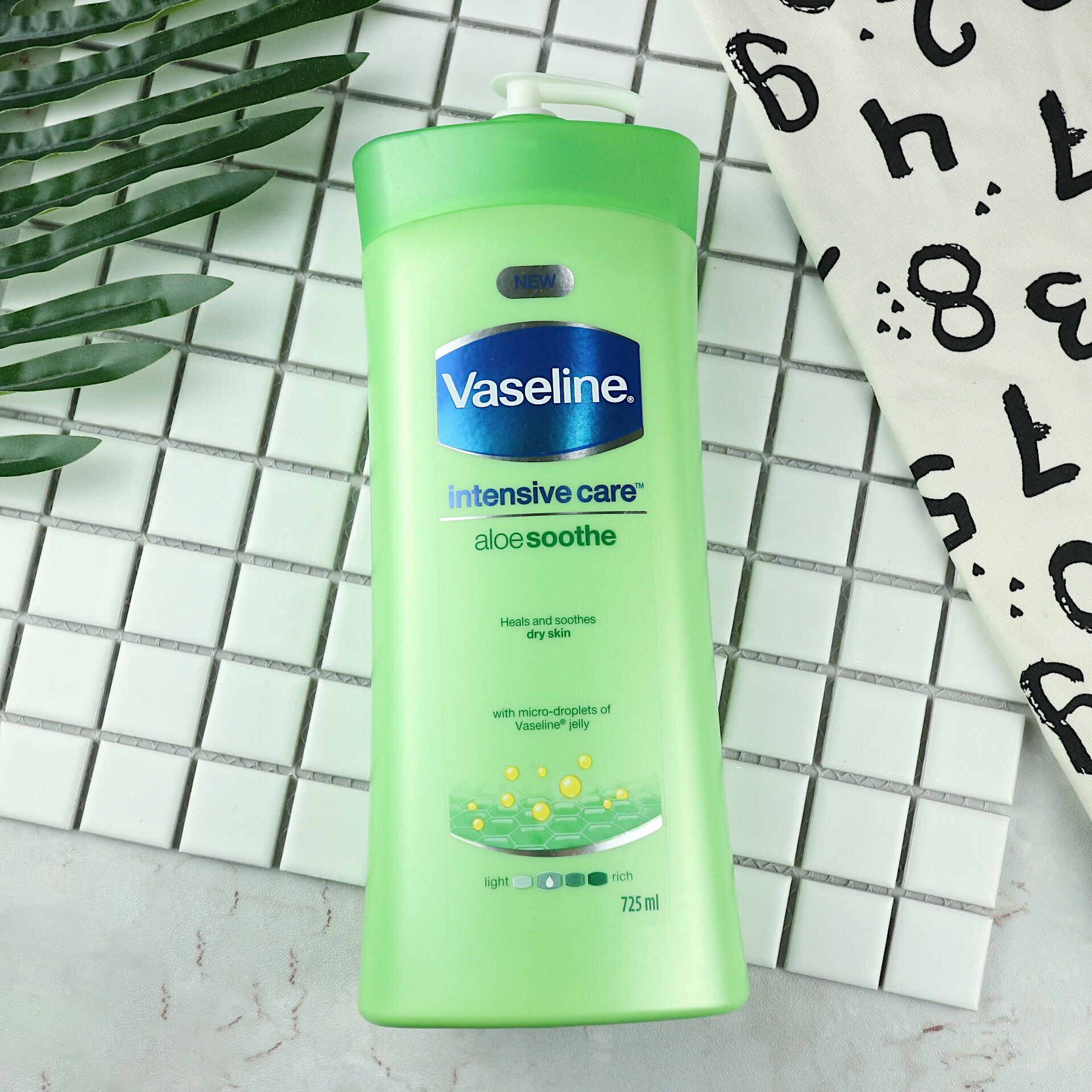 Sữa dưỡng thể Vaseline Total moisture Aloe Soothe 725ml