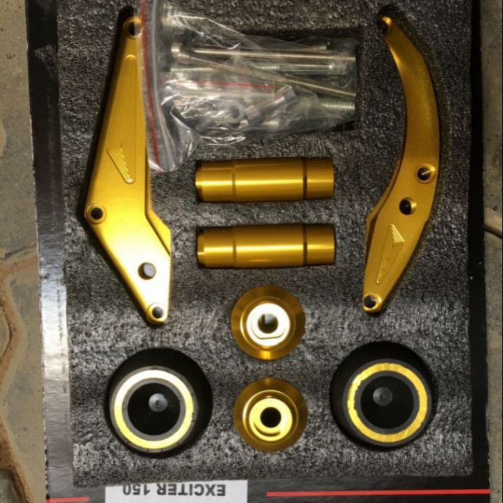 gù chống đổ gắn lốc máy Exciter 150