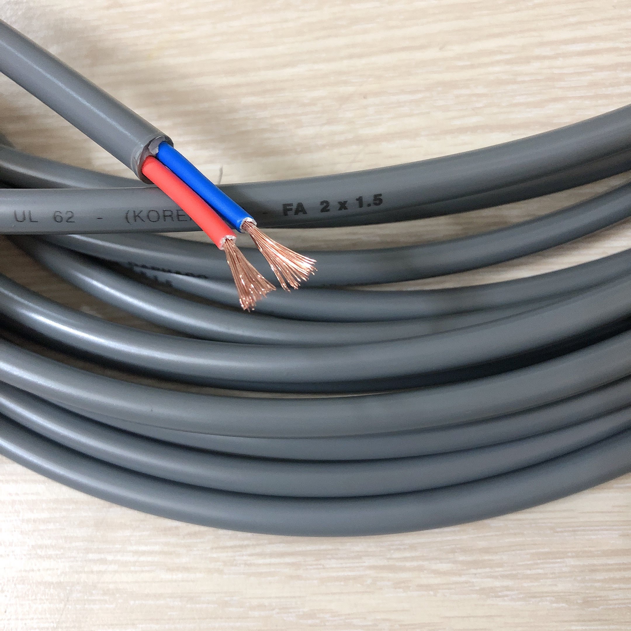 Dây điện đôi 2x1.5 vỏ bọc xám daphaco 10m,20m