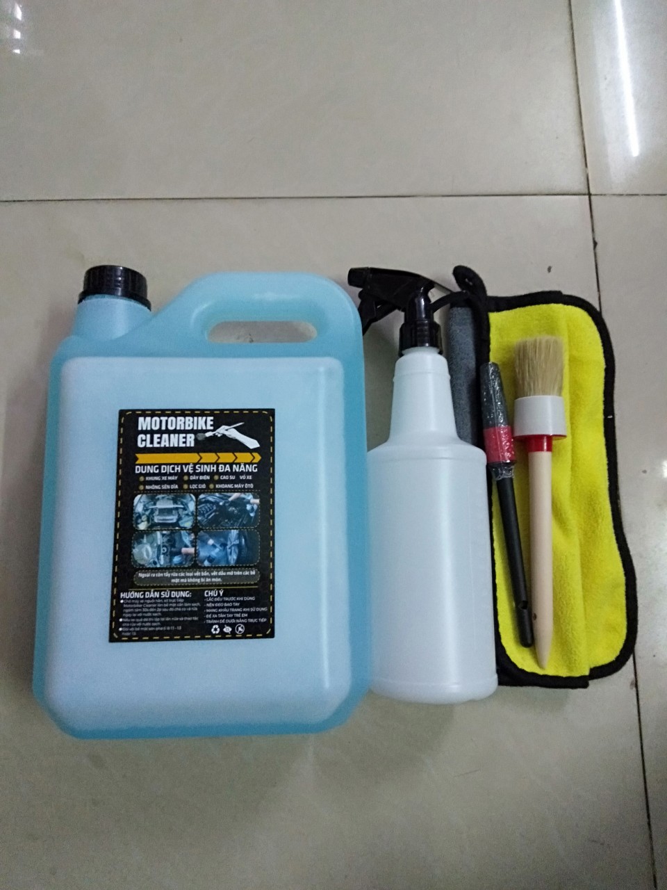 (Siêu rẻ ) Dung Dịch Tẩy Rửa Đa Năng MOTO Can 5 Lít