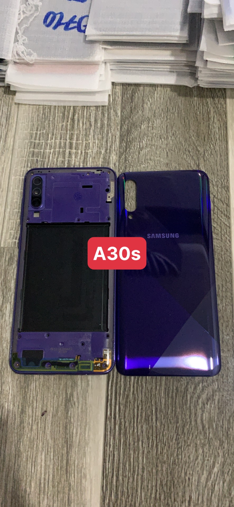 bộ vỏ samsung a30s ( gồn, lưng,sườn,benzen,kính cam,nút bấn)