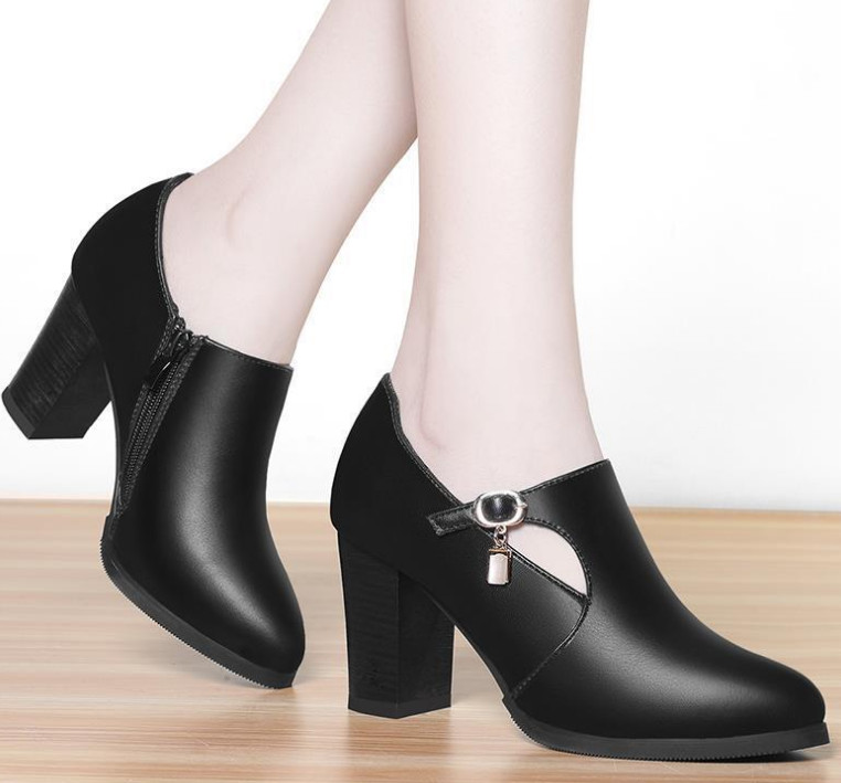 Giày boot gót vuông bán nguyệt da mềm 7f