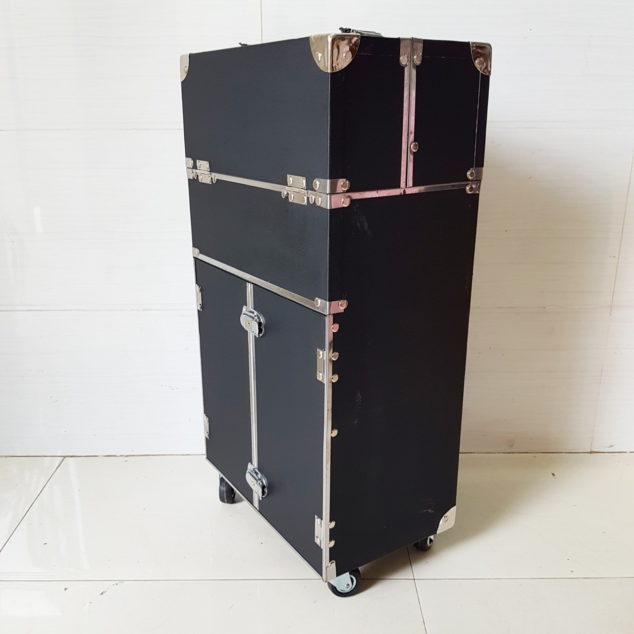 Hàng loại 1 cao cấp - Cốp vali Hana bọc viền inox size 36x22x64 cm, nhiều ngăn đựng dụng cụ nối mi, nail chuyên nghiệp, chứa mỹ phẩm trang điểm, dụng cụ phun xăm,…