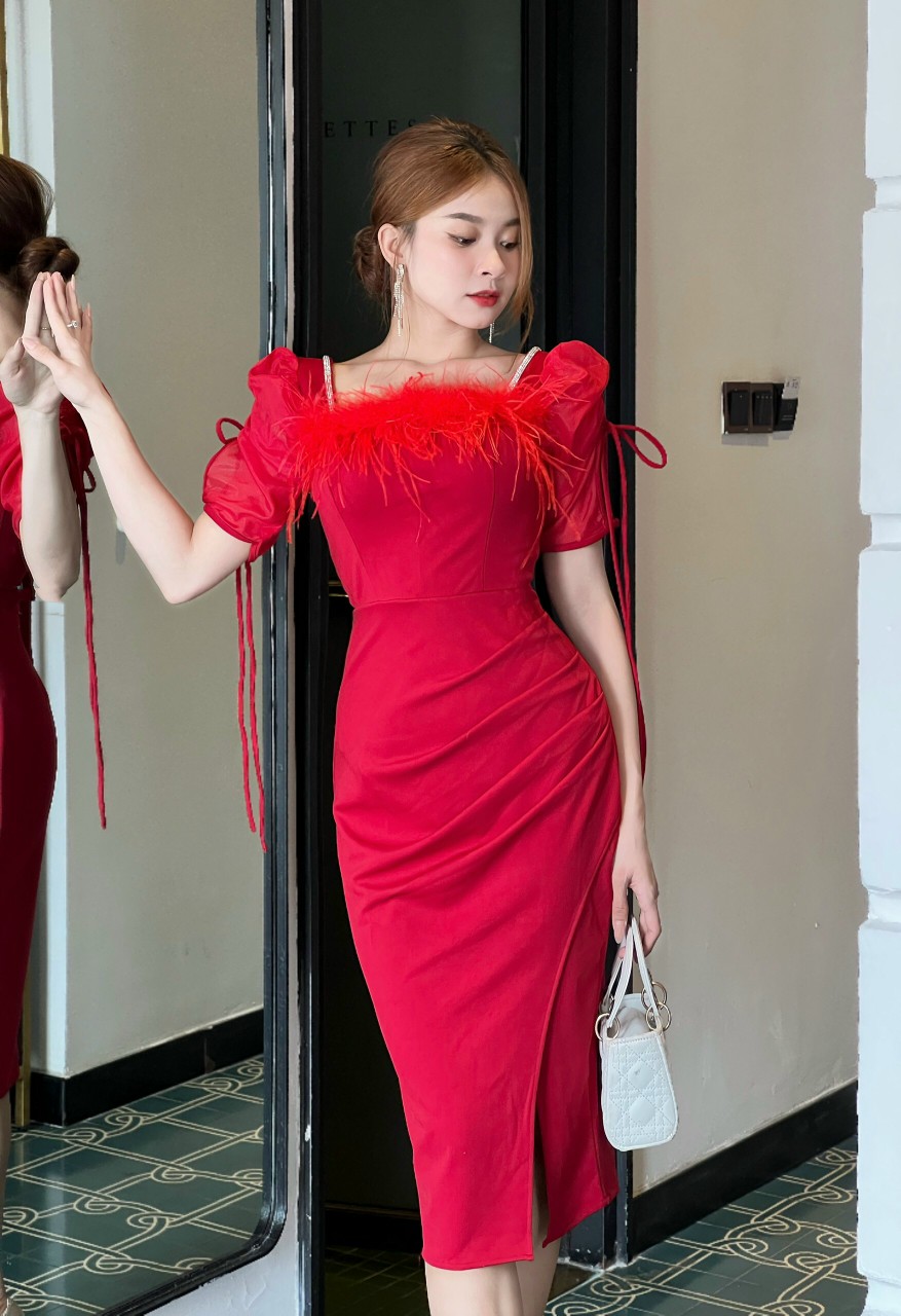 Đầm body đính pha lê lông vũ - YB230404