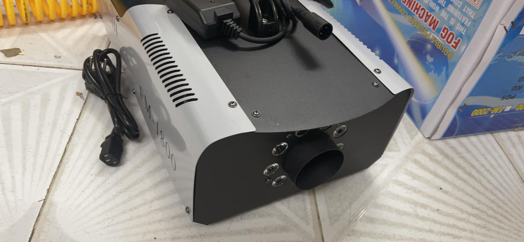 MÁy khói 1800w có led có DMX