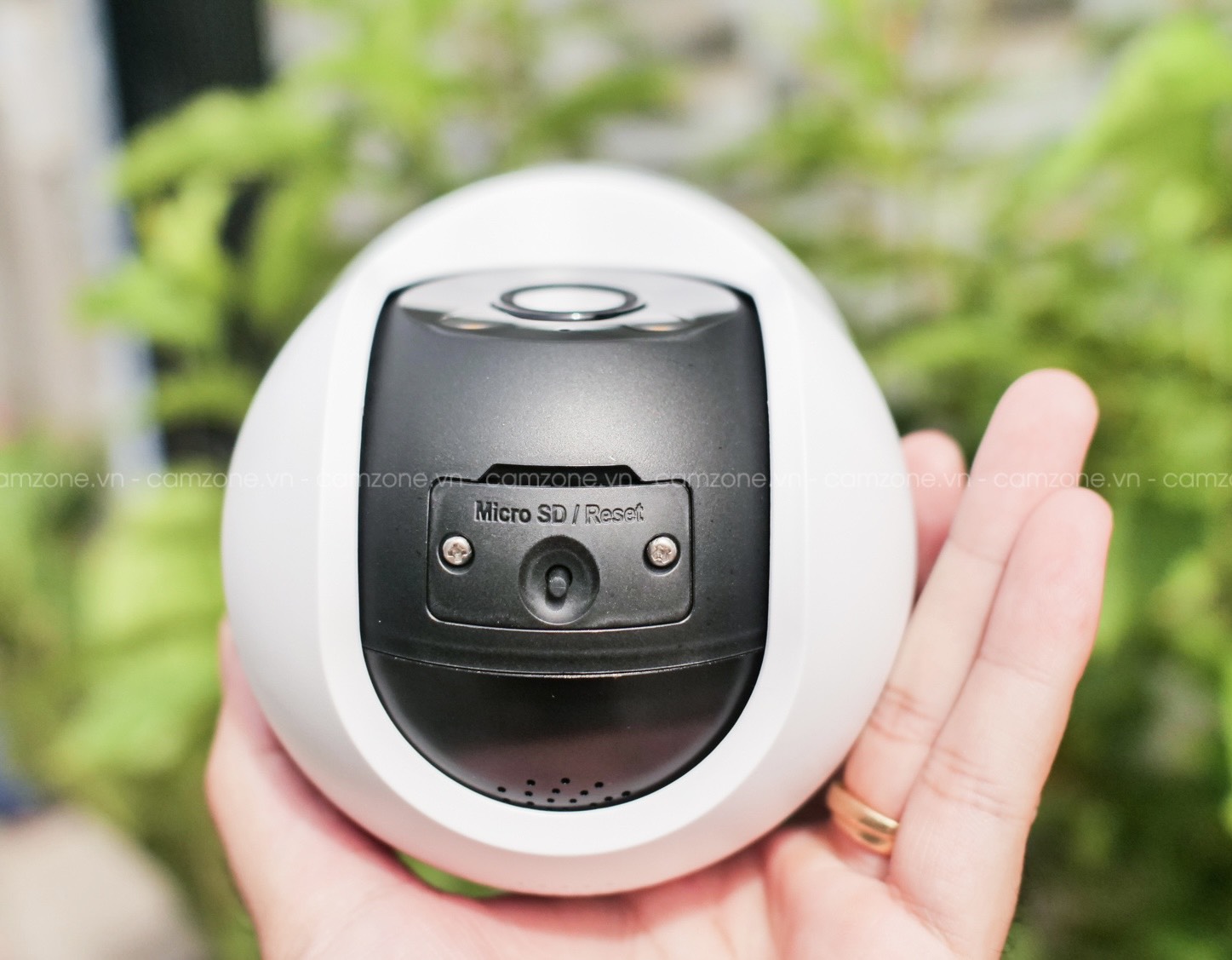 Camera WIFI Ngoài Trời EZVIZ H8c 4MP 2K+ - Quay Quét 360 Độ, Có Đàm Thoại, Ghi Hình Màu Đêm, Sắc Nét, Chuẩn IP67, Góc Siêu Rộng, Chuẩn H.265