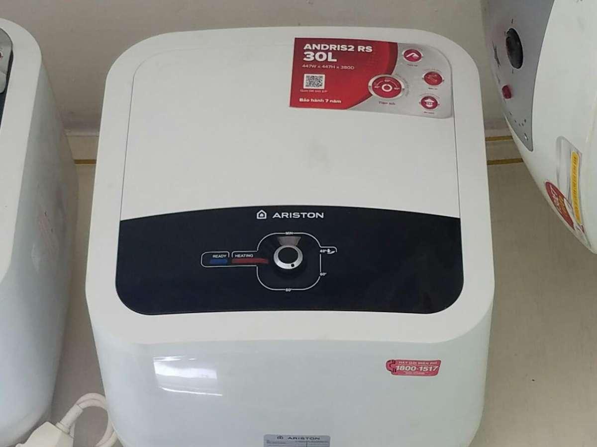Bình nóng lạnh Ariston AN2 15RS ” 2 đèn, 15 lít” trắng đen