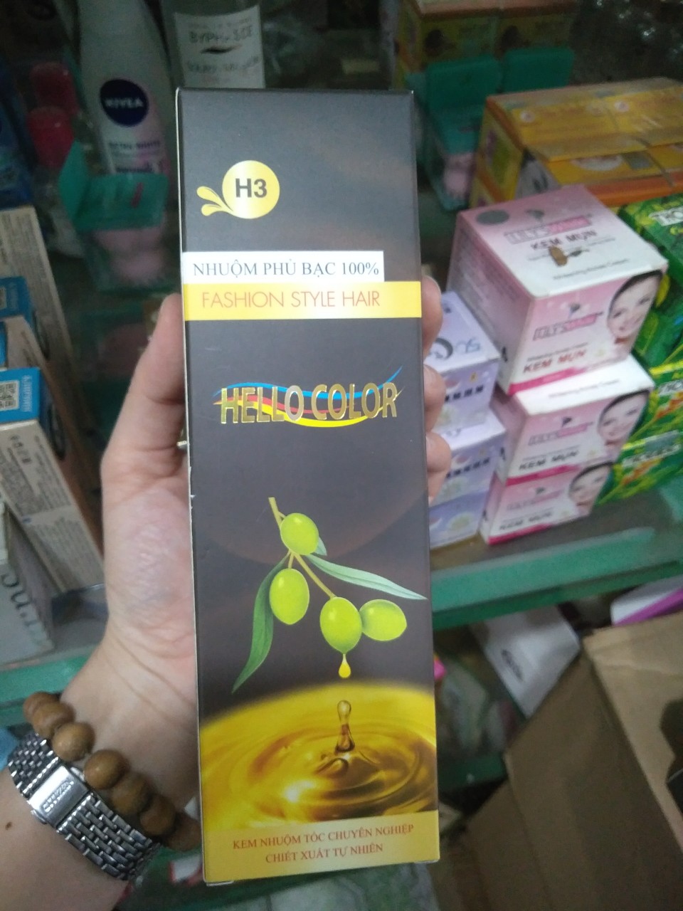 em nhuộm tóc thảo dược phủ bạc HELLO COLOR 60 ML