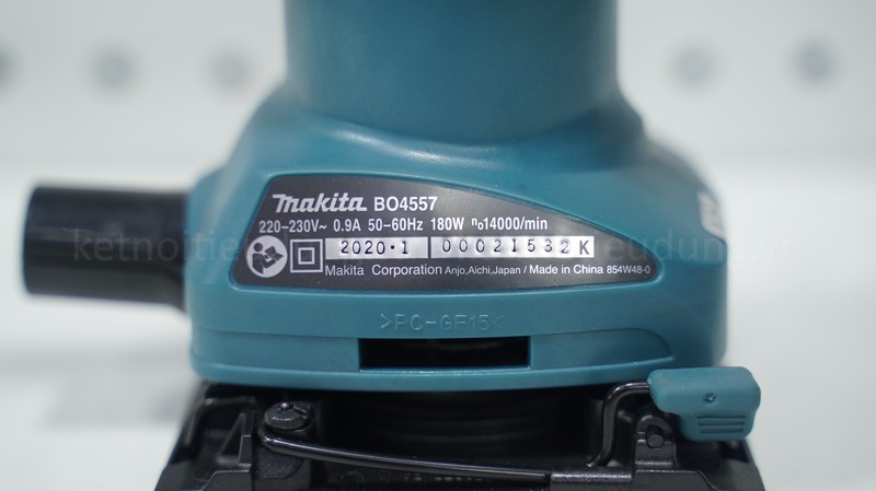 Máy chà nhám rung Makita BO4557