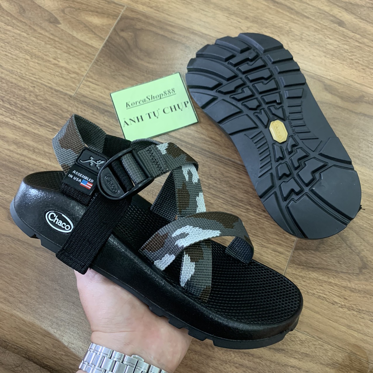 Dép Sandal Nam Chaco D181