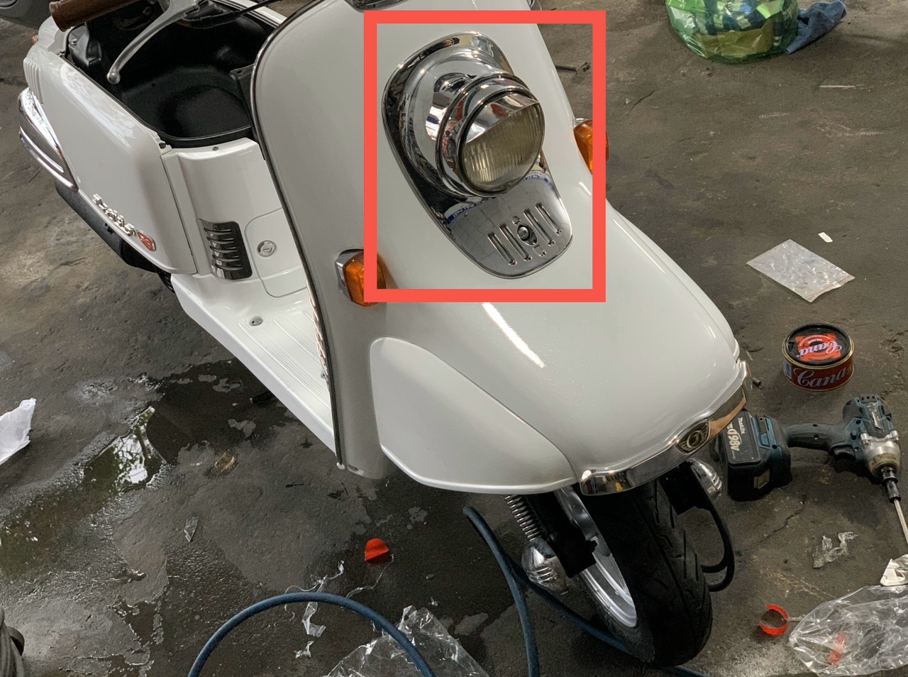 Ốp trang trí pha đèn trước Julio