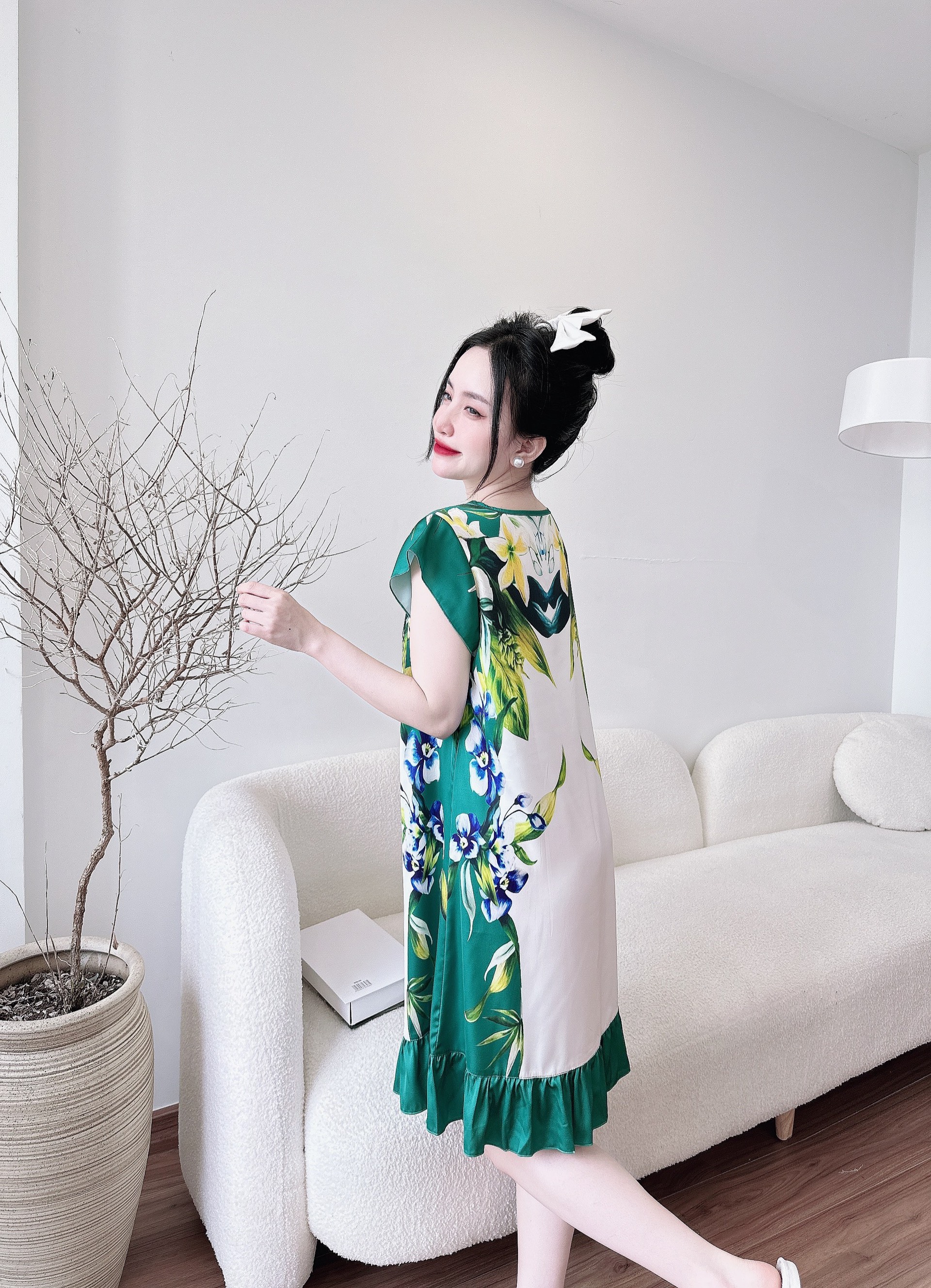Đầm Lụa Bèo Vai Xinh Xắn