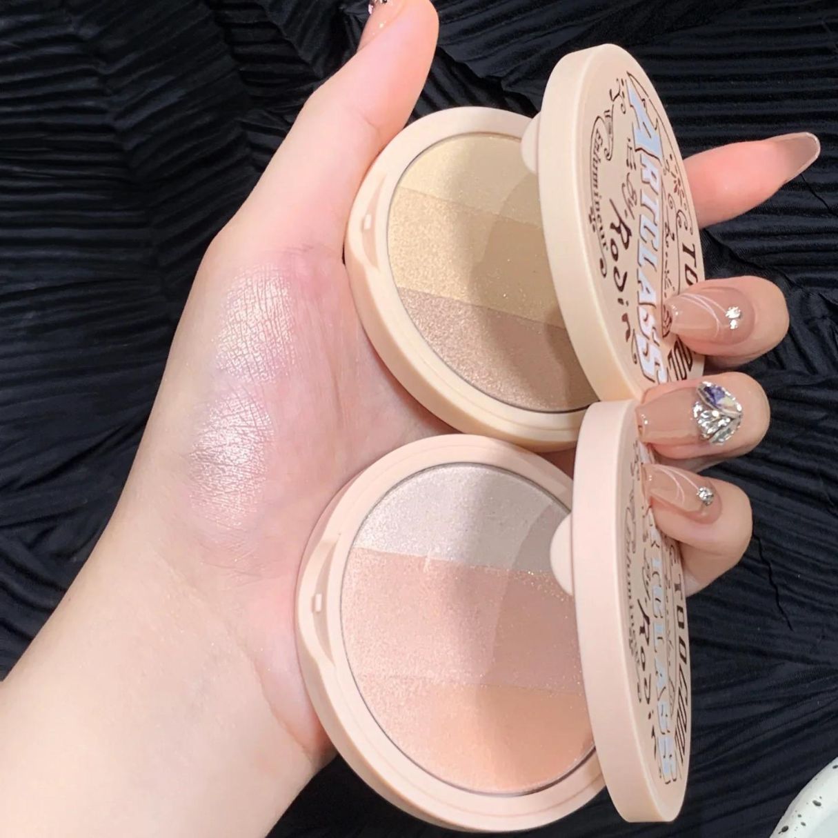 Phấn bắt sáng Too Cool For School Artclass By Rodin Highlighter 11g