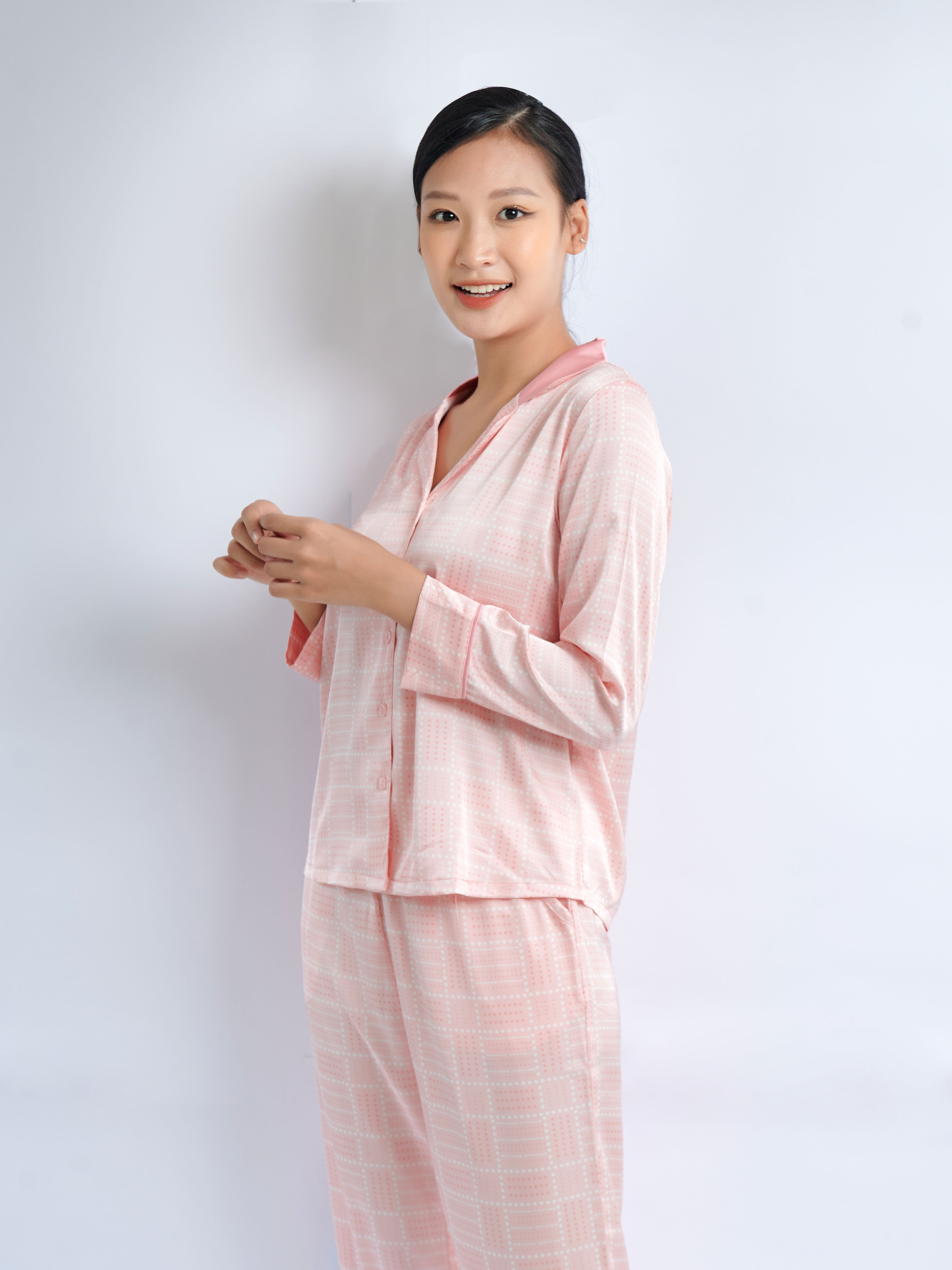 Winny - bộ đồ dài suông lụa satin nữ mặc nhà 2mnsa22619d