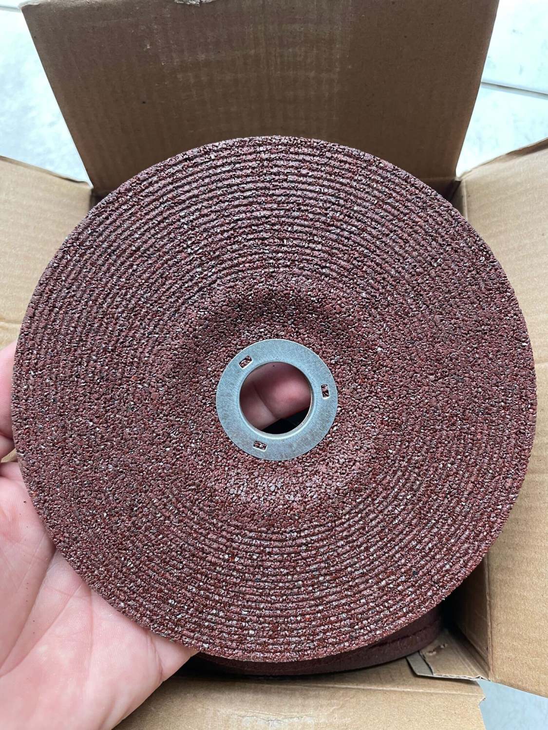 Đá mài sắt lionking màu đỏ 1t5 (150x6x22mm)