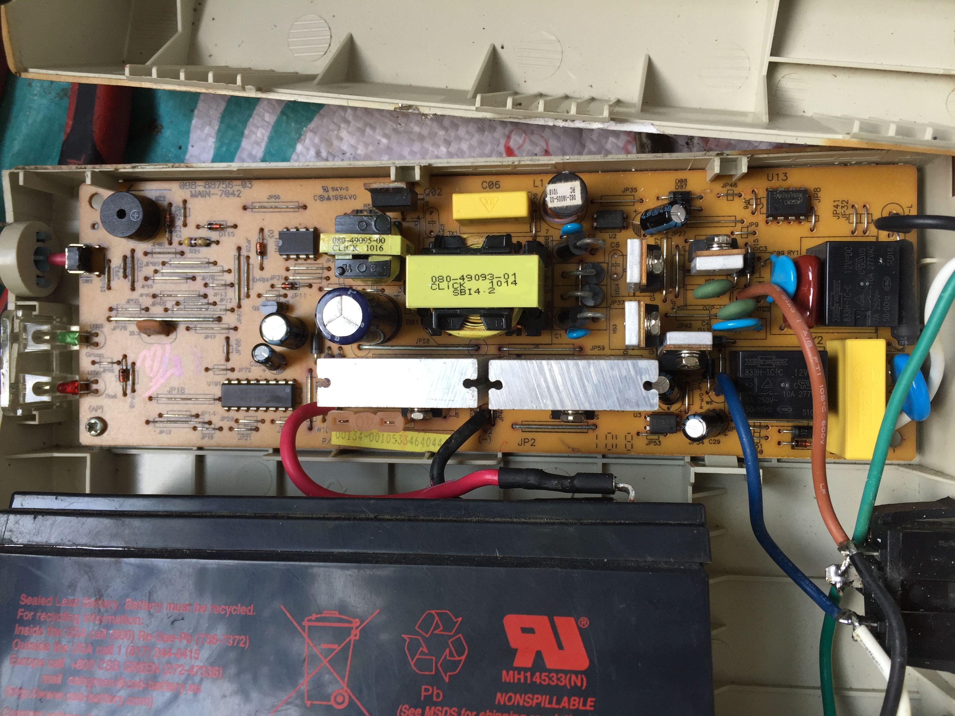 Bộ lưu điện UPS Santak TG500