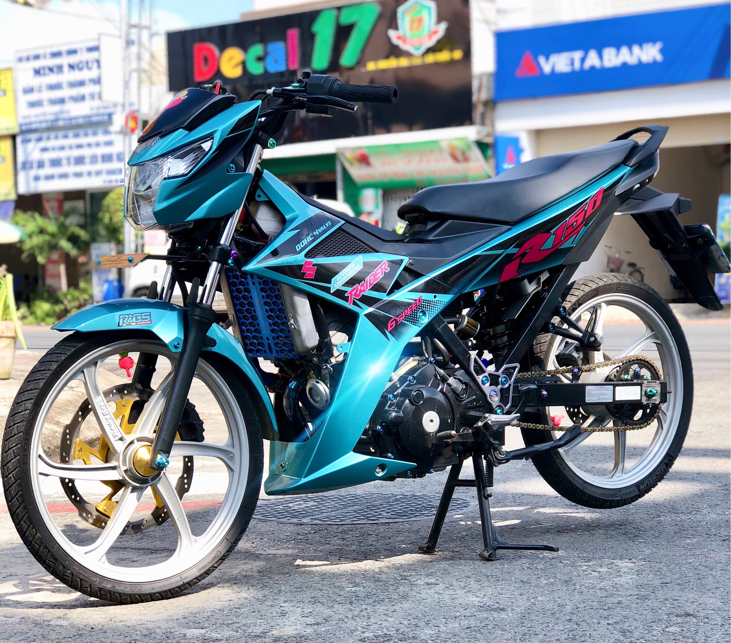 Tem Suzuki Satria F150 V20 - Tặng Logo