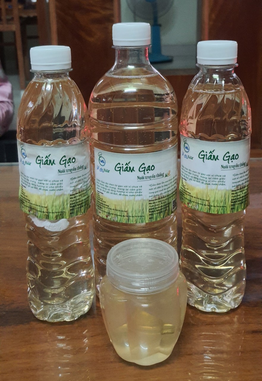 Giấm gạo nuôi truyền thống (chai 500ml)