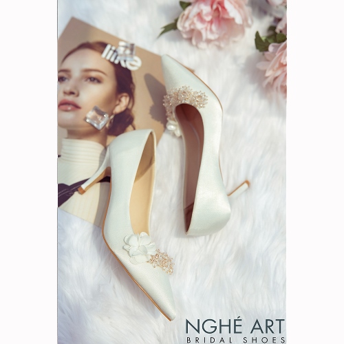 Giày cưới Nghé Art lụa satin đính hoa pha lê 339