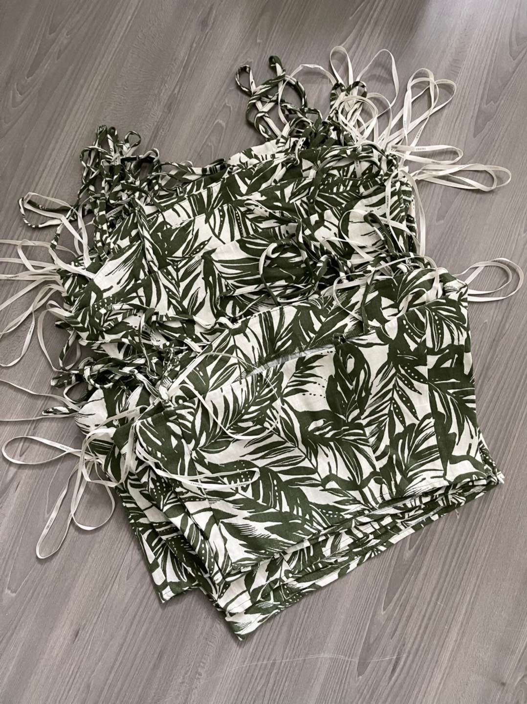 áo croptop f21
