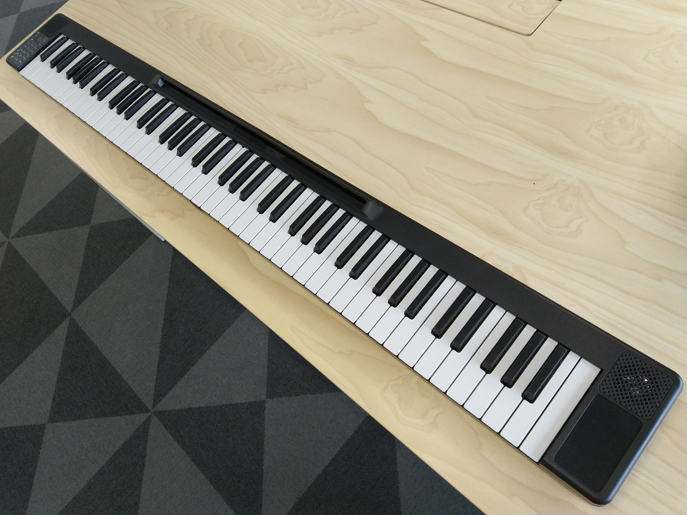 Đàn Piano điện có thể tách đôi và xếp gọn