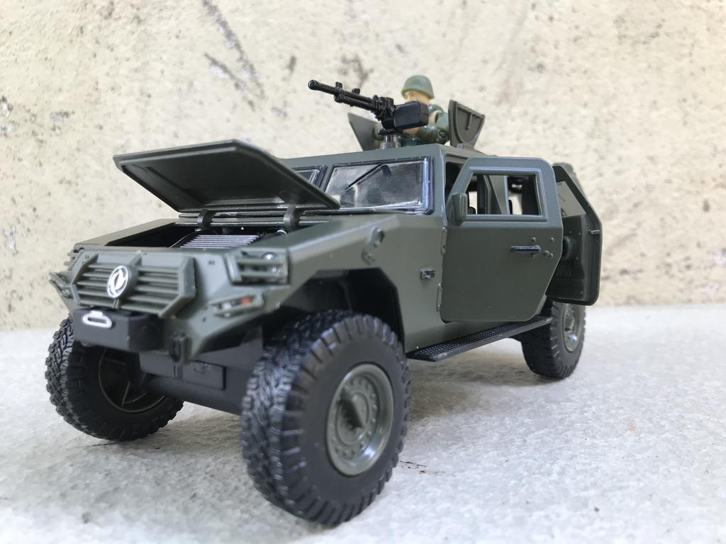 Mô hình xe Bọc thép Dongfeng Mengshi 4x4 1:24
