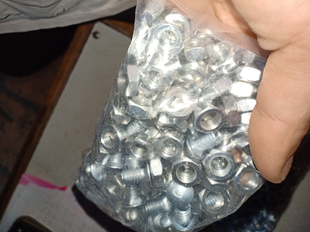 1 bịch ốc tán kệ sắt v lỗ