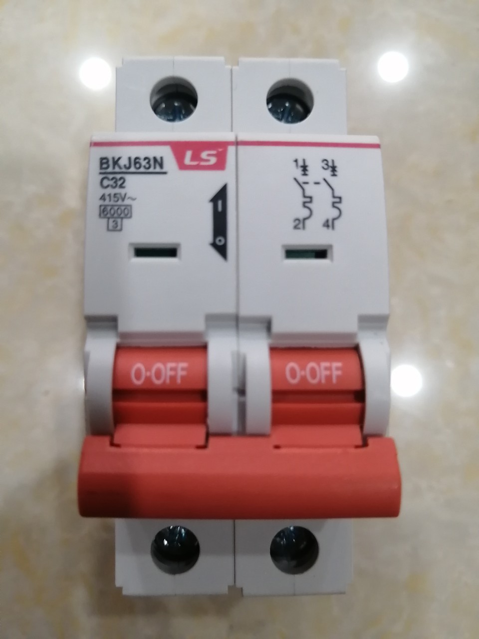 Cb tép ls chính hãng bkj63n 2p 32a 6ka, bảo vệ quá tải và ngắn mạch