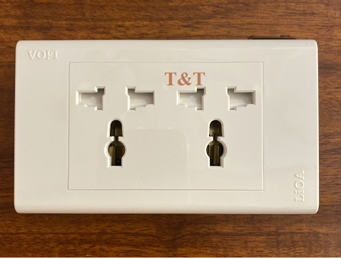 Mặt 2 ổ cắm đa nắng âm tường Lioa