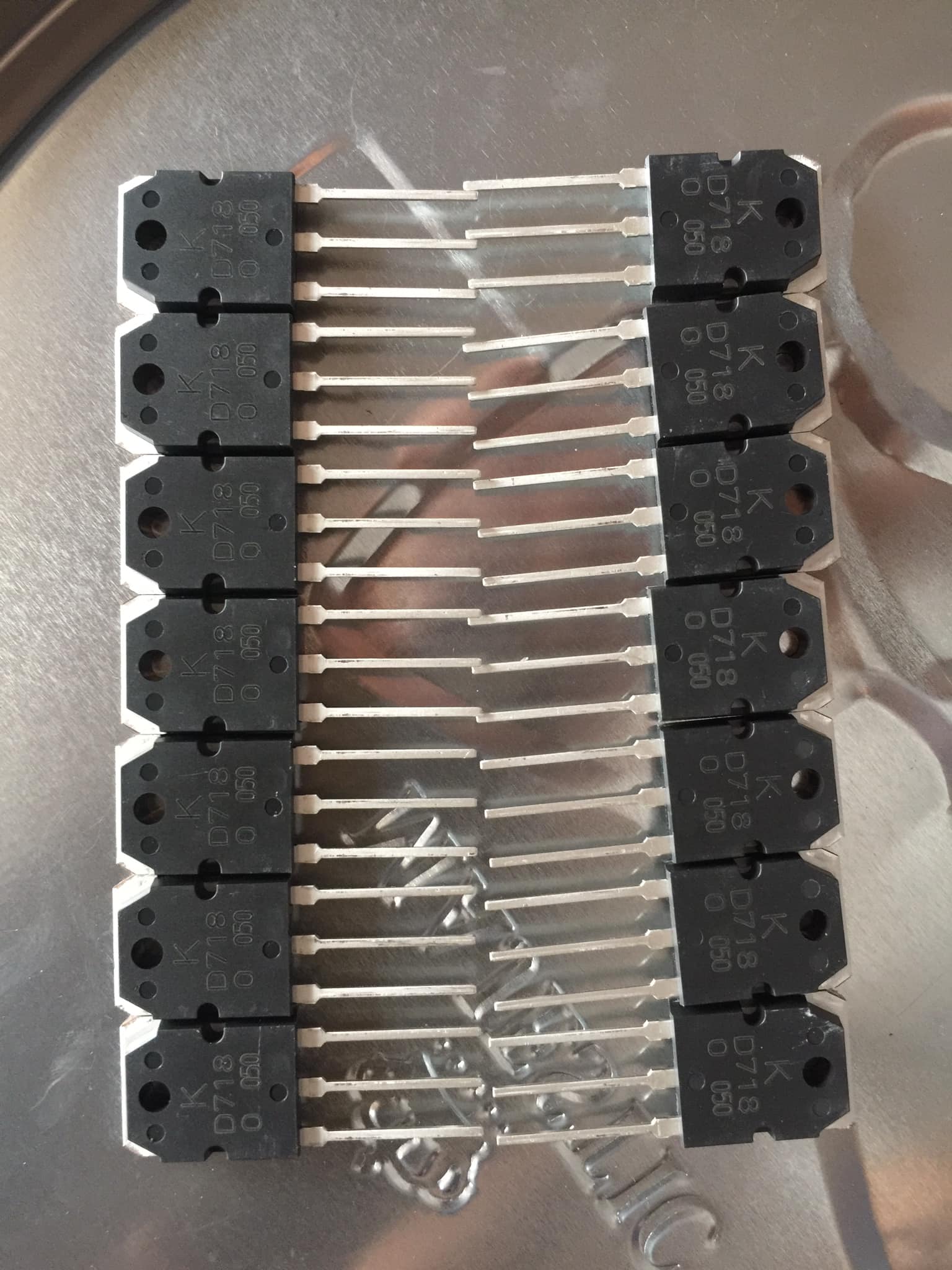 14 sò D718 Lưng đồng ( loại xịn )