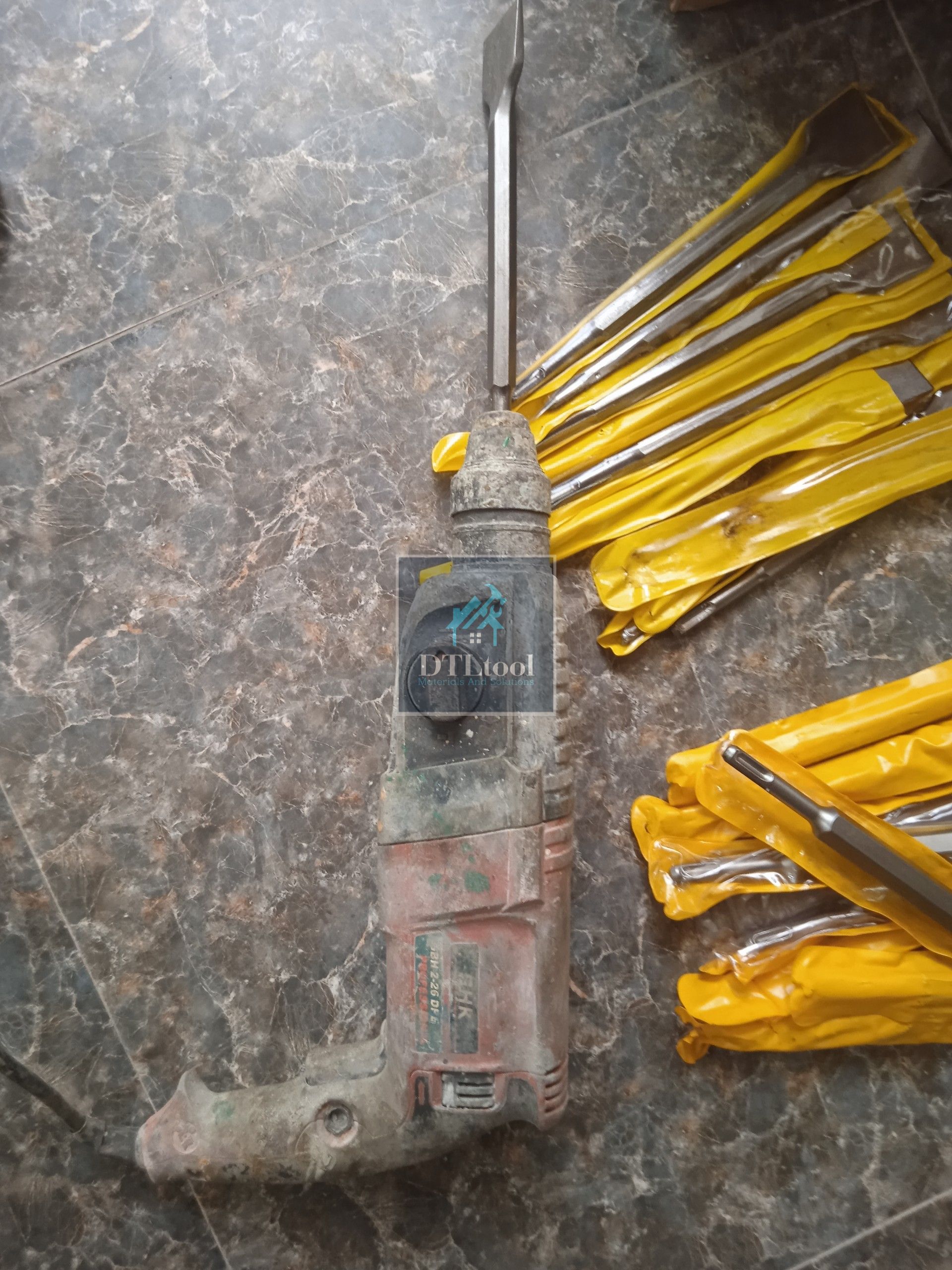 4 - 5cm flat concrete chisel. Concrete chisel, Mortar Board, floor tiles chisel, floor sheeting mortar
