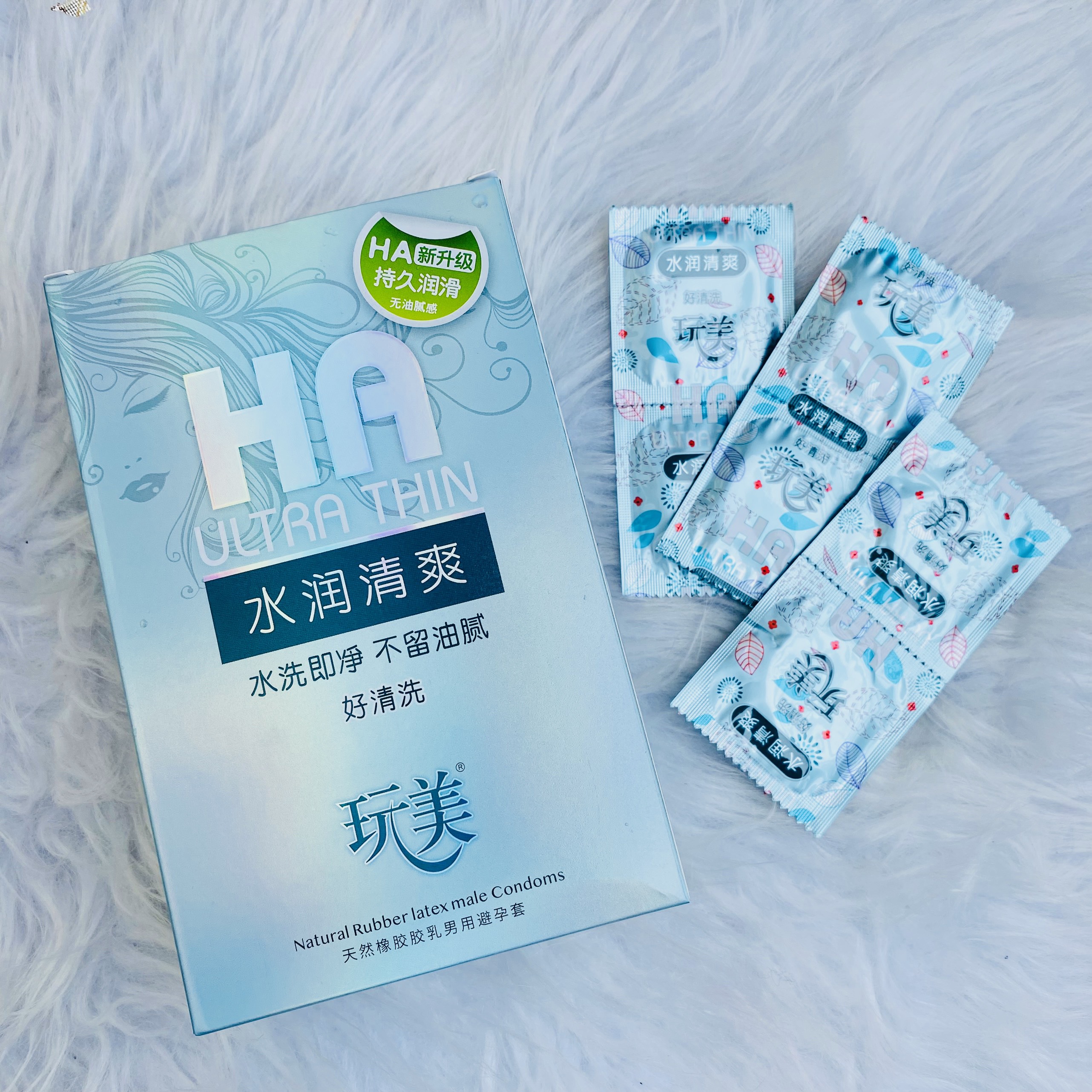 1 chiếc bao cao su HA (quà tặng)