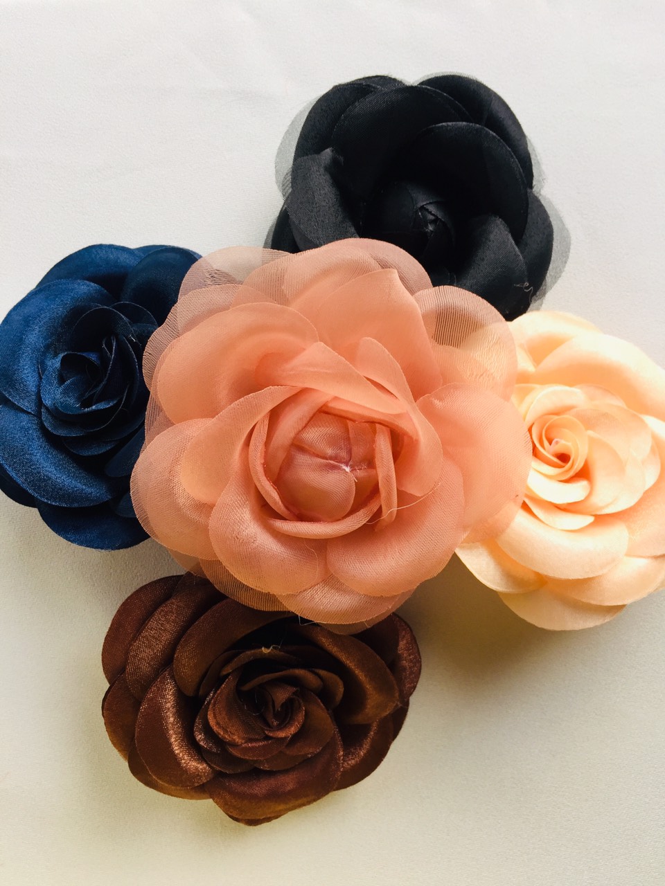 HOA CÀI ÁO HANDMADE - HOA VOAN CÀI ÁO