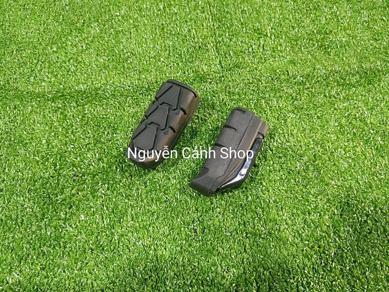 Cặp Cao Su Gác Chân Trước Xe Winner 150 V1