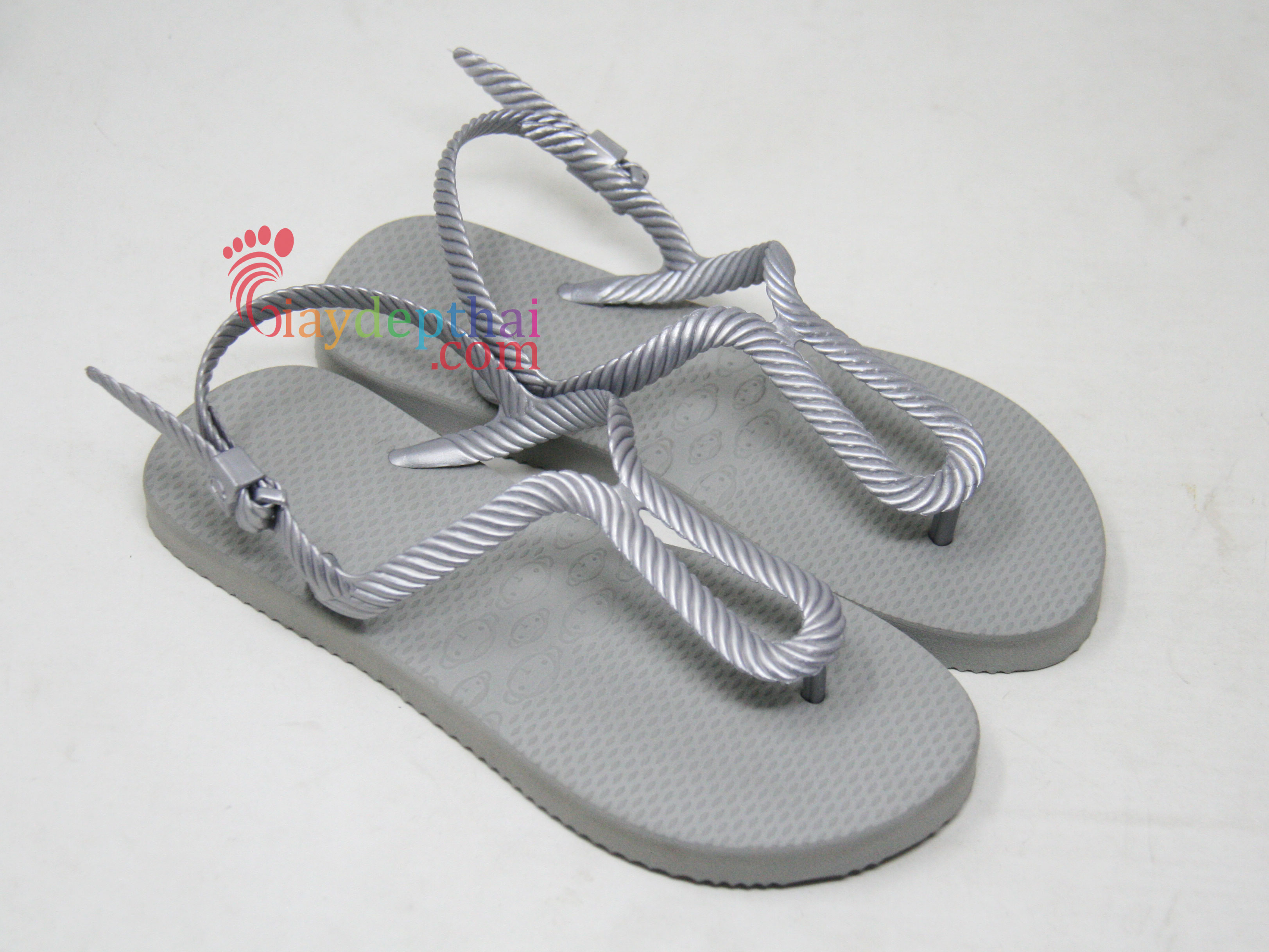 [HCM]Giày Sandal nữ đế cao su xốp quai kẹp dây mảnh Thái Lan Monobo Maldives S2