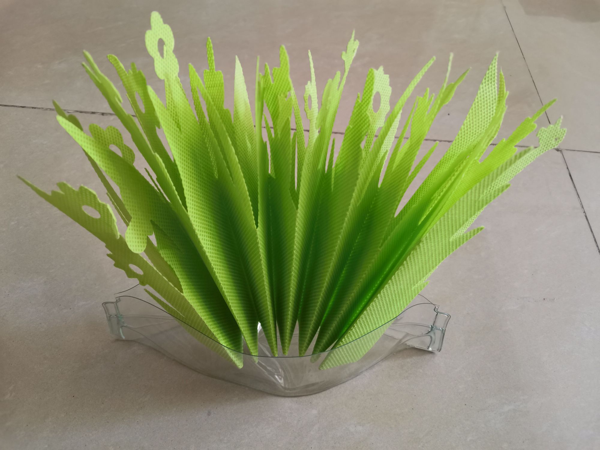 Cỏ tạo ẩm cho bò sát