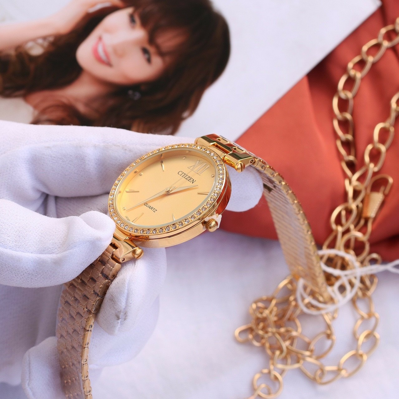 Đồng hồ nữ CITIZEN cao cấp viền đính đá