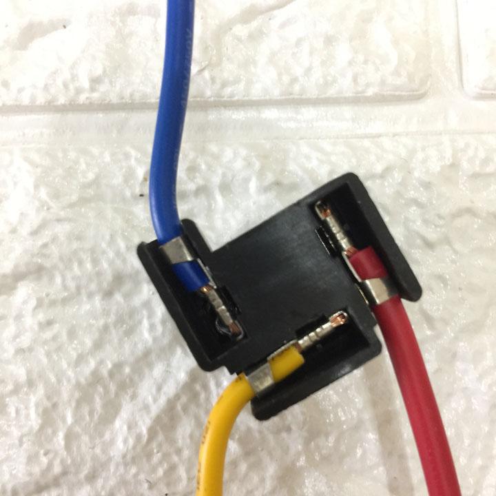 Đuôi đèn 3 chân H4 Ô TÔ- các đời xe máy