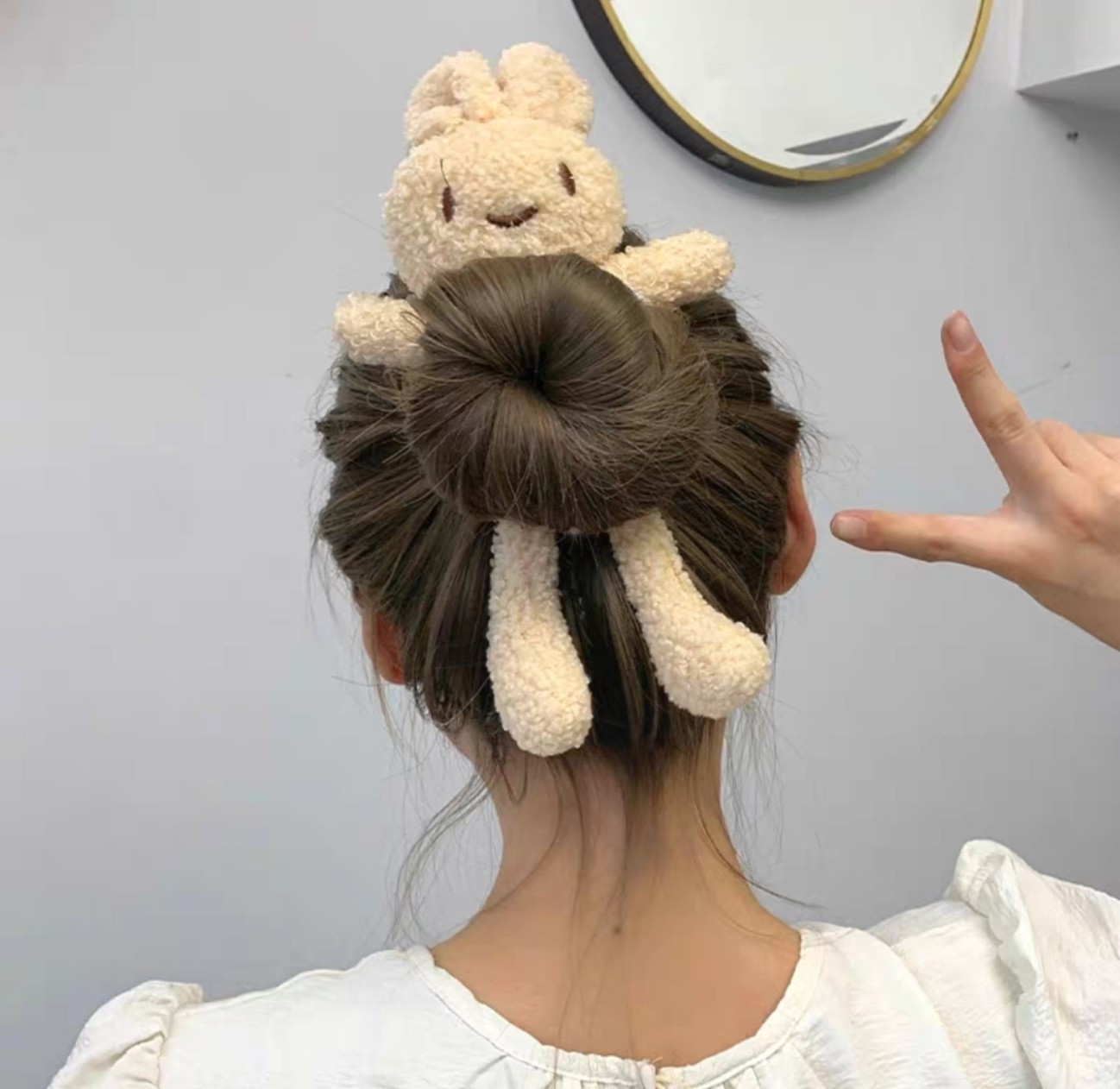 cột tóc lông mịn hình thỏ