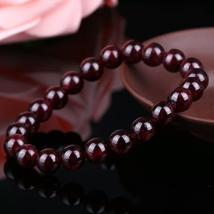 [HCM]Xưởng Đá Tự Nhiên G.F.H - Một vòng tay đá garnet tự nhiên màu đỏ rượu vang