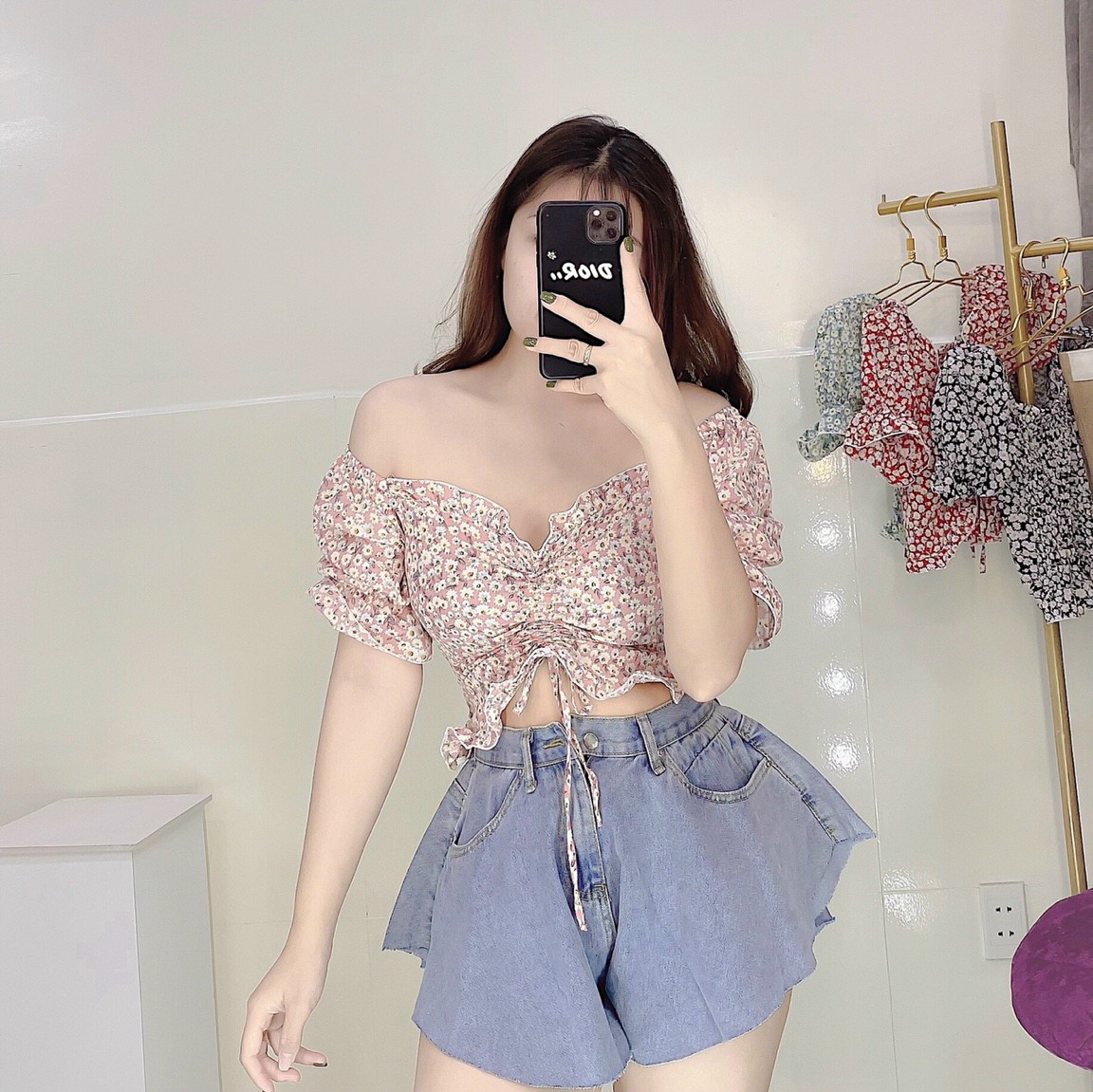 ÁO KIỂU HOA CÚC NHỎ TRỄ VAI DÂY RÚT NGỰC CHẤT VẢI VOAN LỤA DÀY MỊN MỀM MẠI TÔN VẺ GỢI CẢM CHO BẠN NỮ SGR