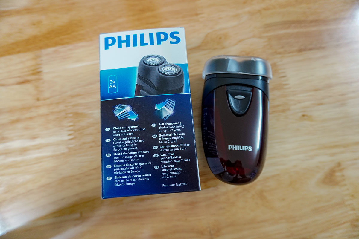 Máy cạo râu du lịch Philips PQ206/18 (pin AA)