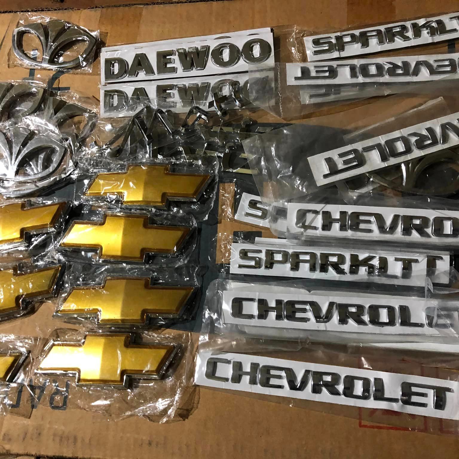 Chữ CHEVROLET SPARK dán đuôi xe (giá bán 1 chữ)