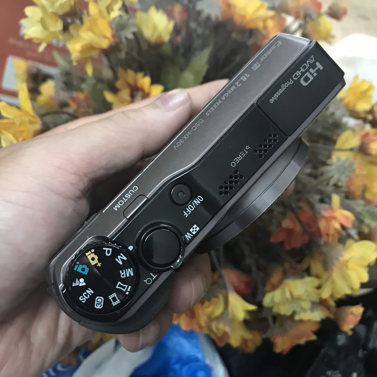 Máy ảnh Sony HX30V có wifi
