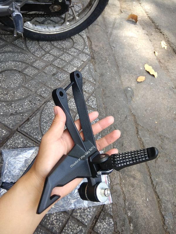 GÁC CHÂN EXCITER KIỂU Z1000