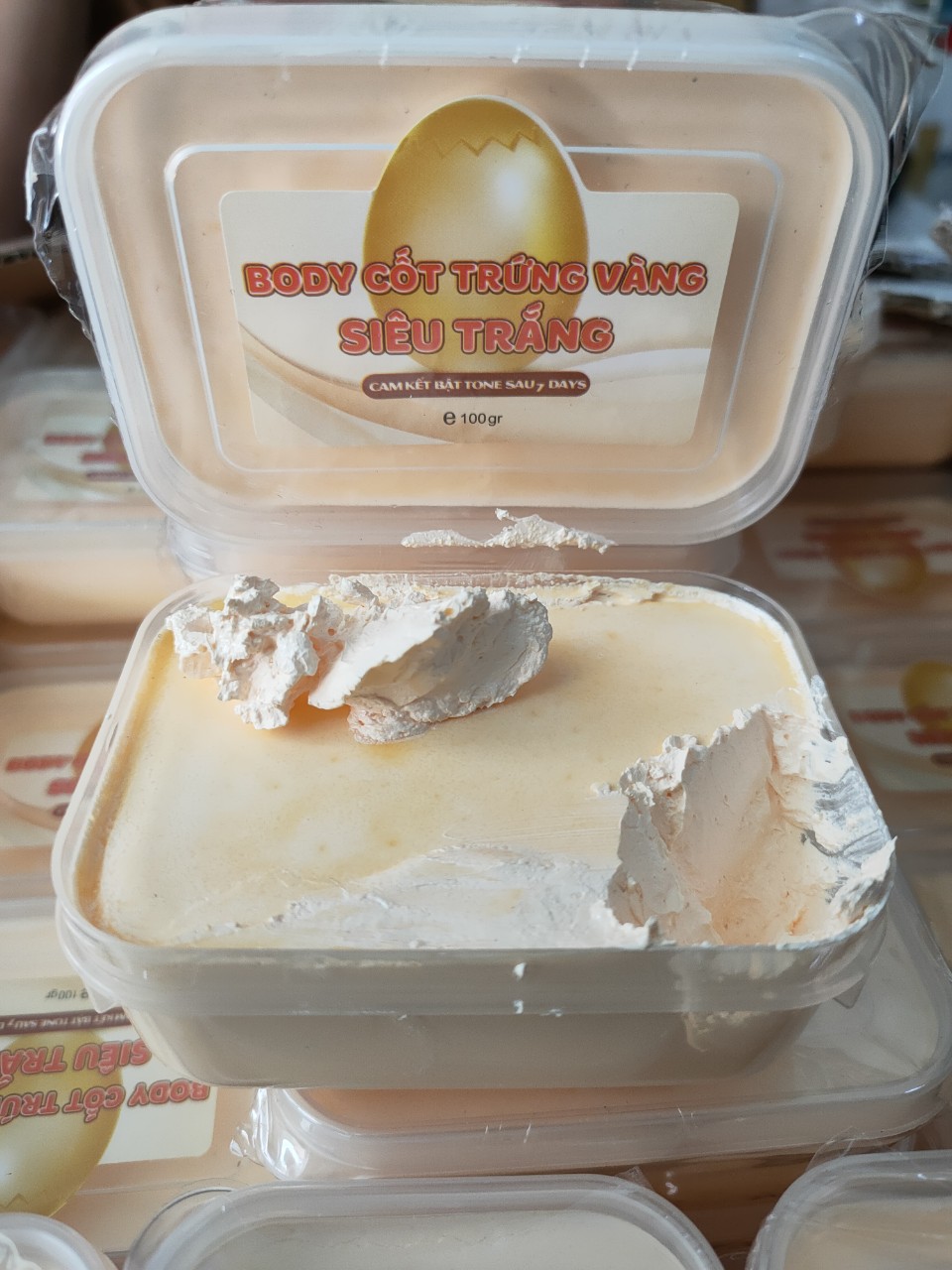 Kem body cốt trứng siêu trắng 100gr