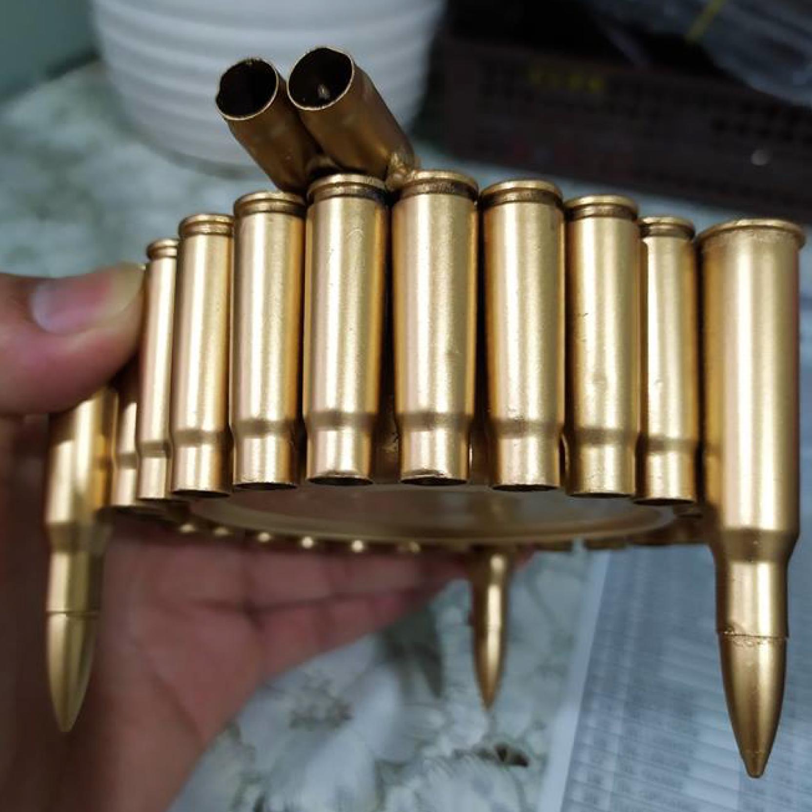 Gạt tàn bằng kim loại