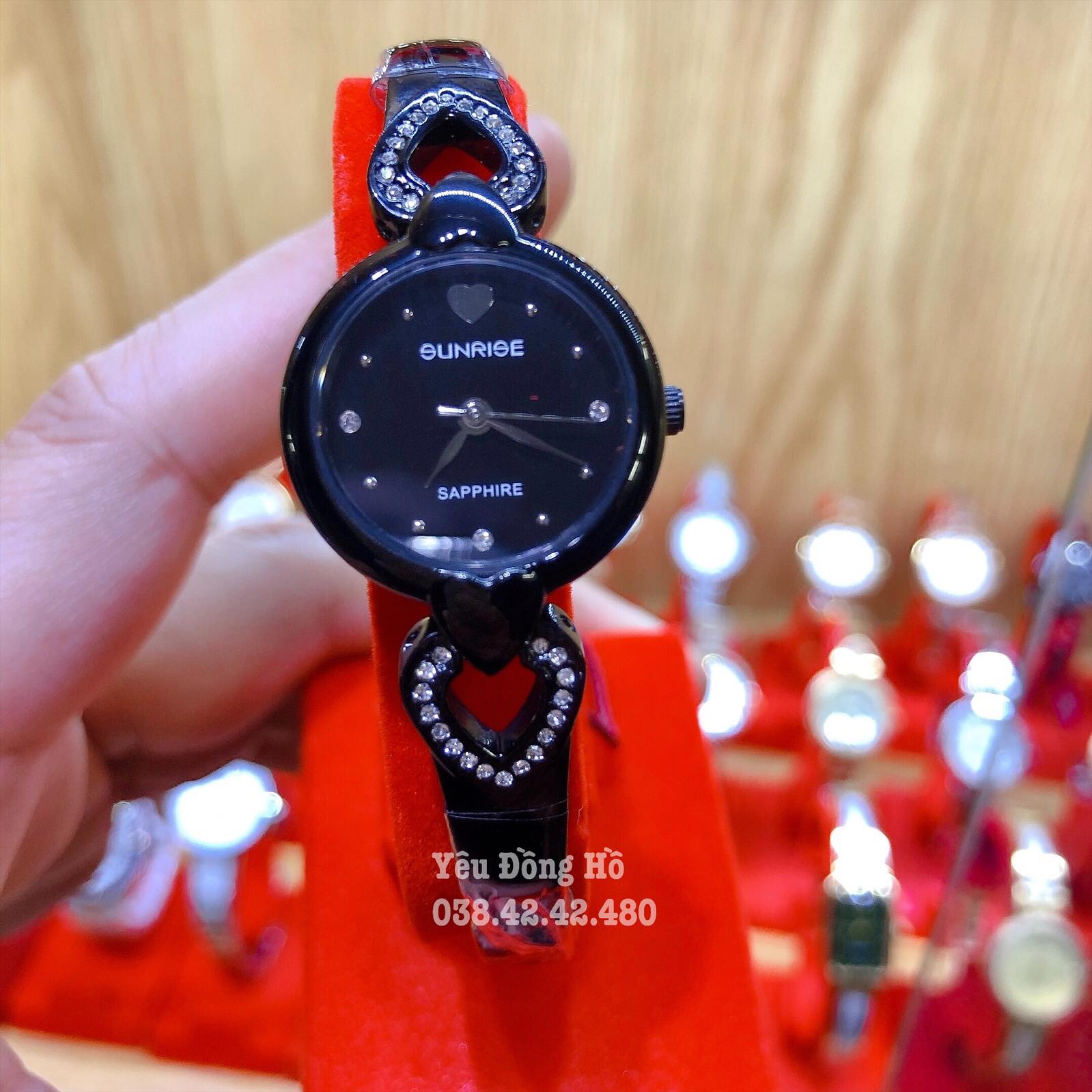 Đồng hồ nữ lắc tay sunrise hình trái tim