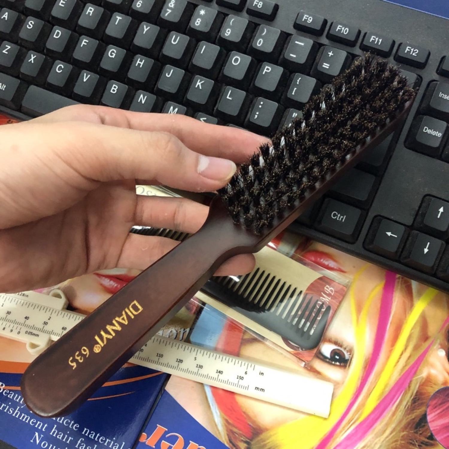 Chổi phủi tóc nam Barber Cán gỗ Cao Cấp