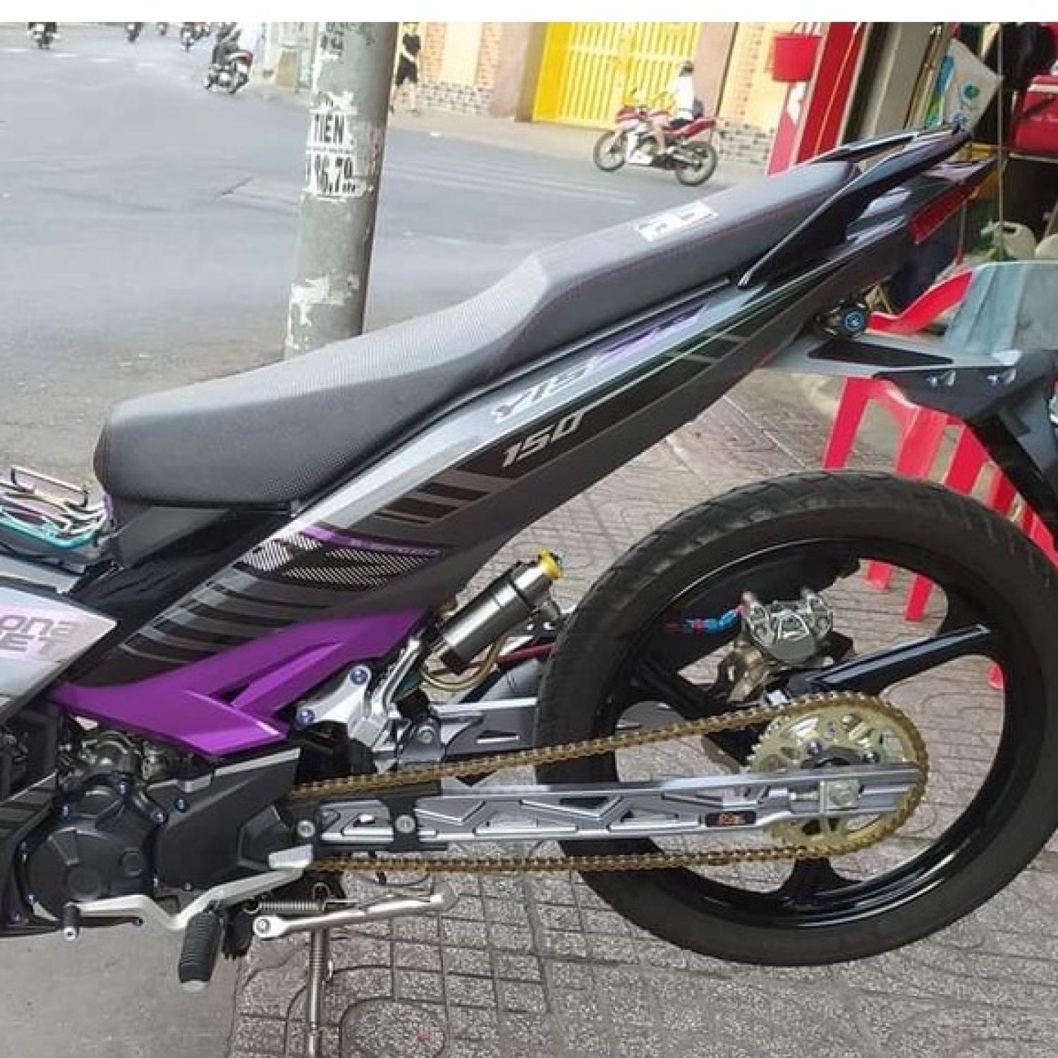 Tem Chế Exciter 150 Y15ZR Đen Phối Tím